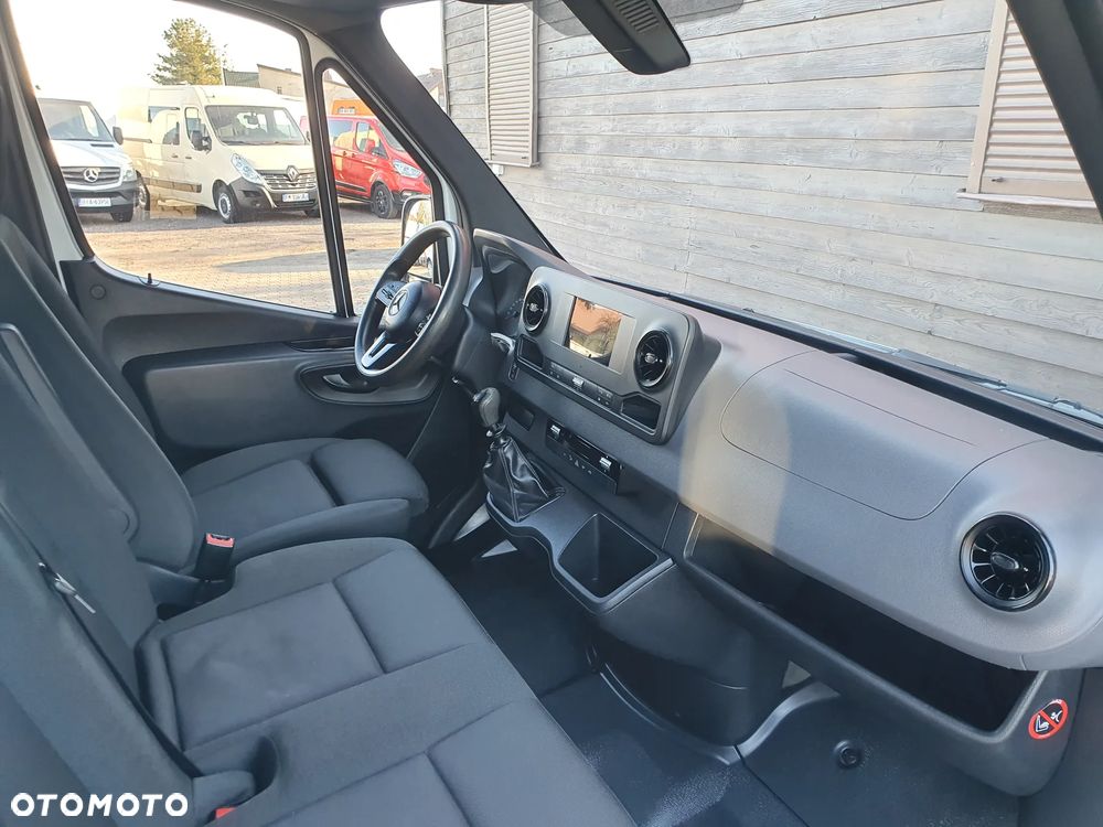 Mercedes-Benz SPRINTER - 15