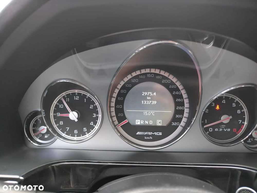 Mercedes-Benz Klasa E 63 AMG - 12