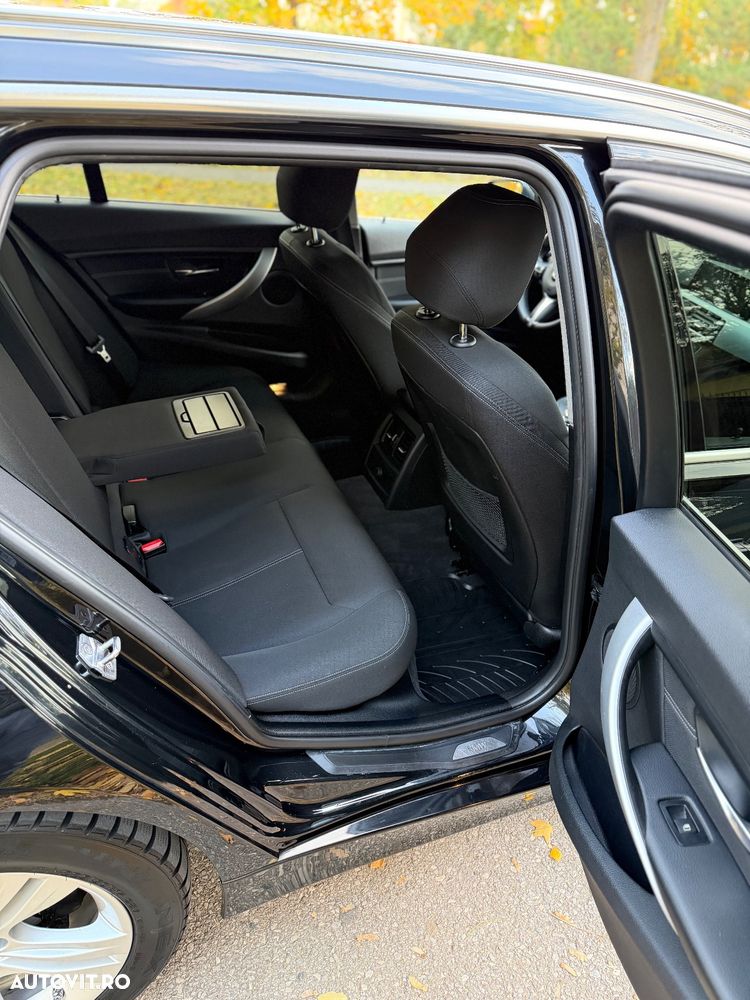 BMW Seria 3 320d Touring Aut. Sport Line - 13