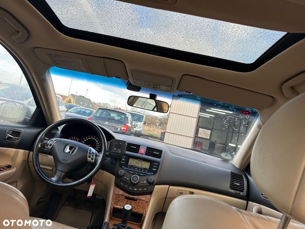 Honda Accord 2.0 i Executive - 11