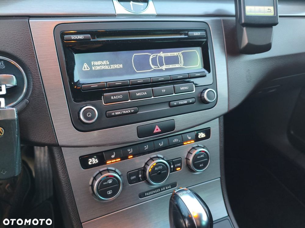 Volkswagen Passat 2.0 Blue TDI DSG SCR Comfortline - 19