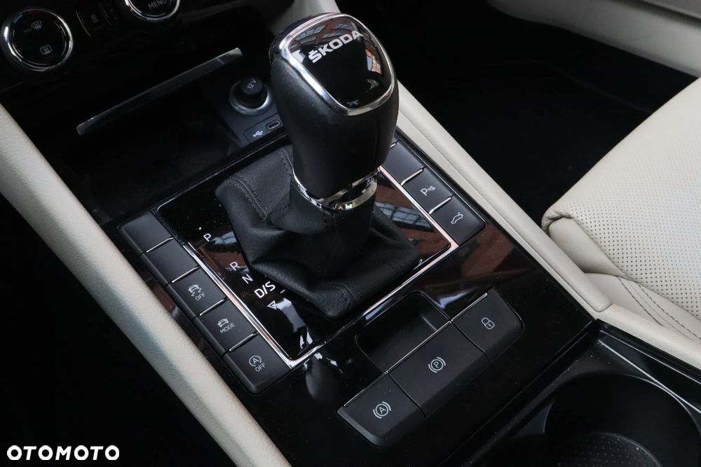 Skoda Superb 2.0 TSI L&K DSG - 29