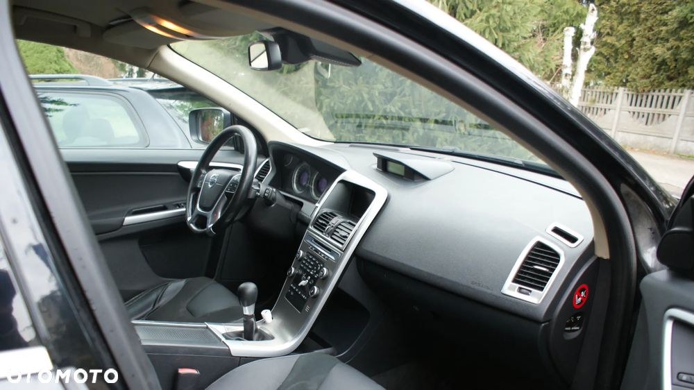 Volvo XC 60 D3 AWD Momentum - 9