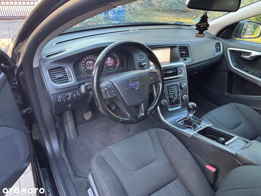 Volvo V60 D4 Business Edition - 25