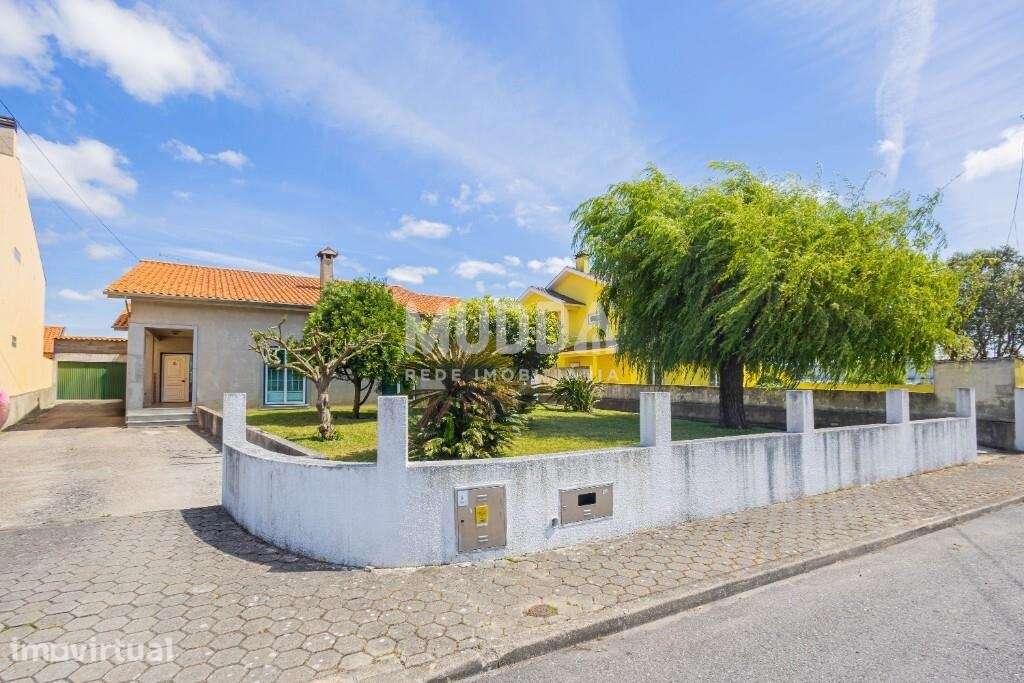 MORADIA T4 EM CACIA — ESPAÇO, CONFORTO E POTENCIAL NUM SÓ IMÓVEL ✨ - Grande imagem: 2/43