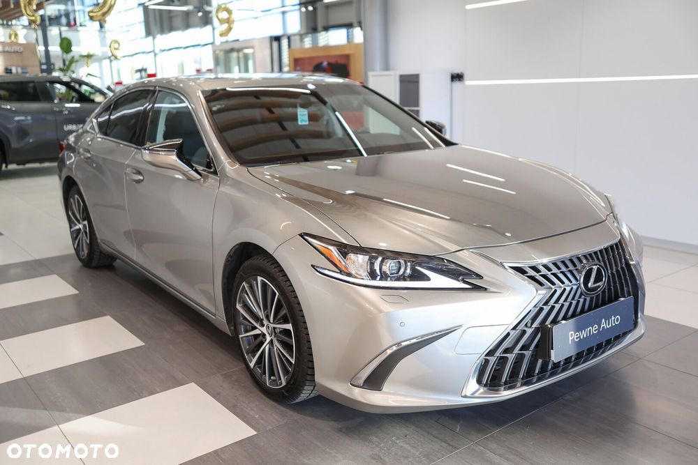 Lexus ES 300h Business Edition - 3