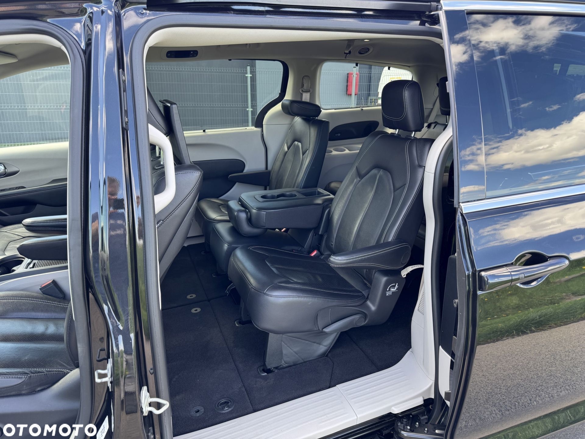 Chrysler Pacifica - 14