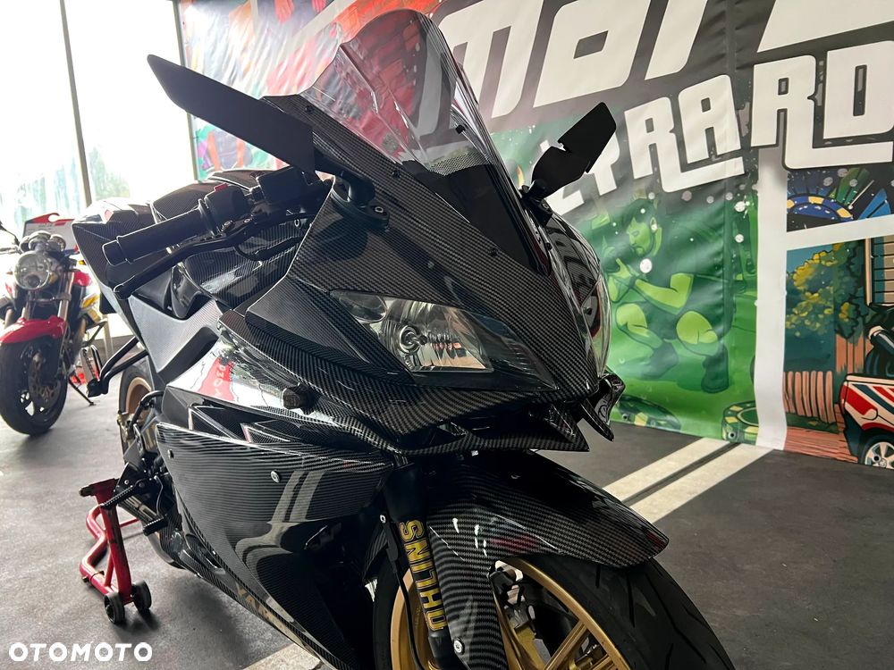 Yamaha YZF - 6