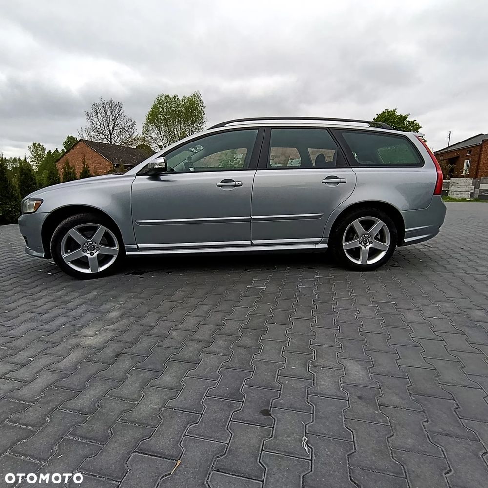 Volvo V50 2.0D R-Design Momentum - 6