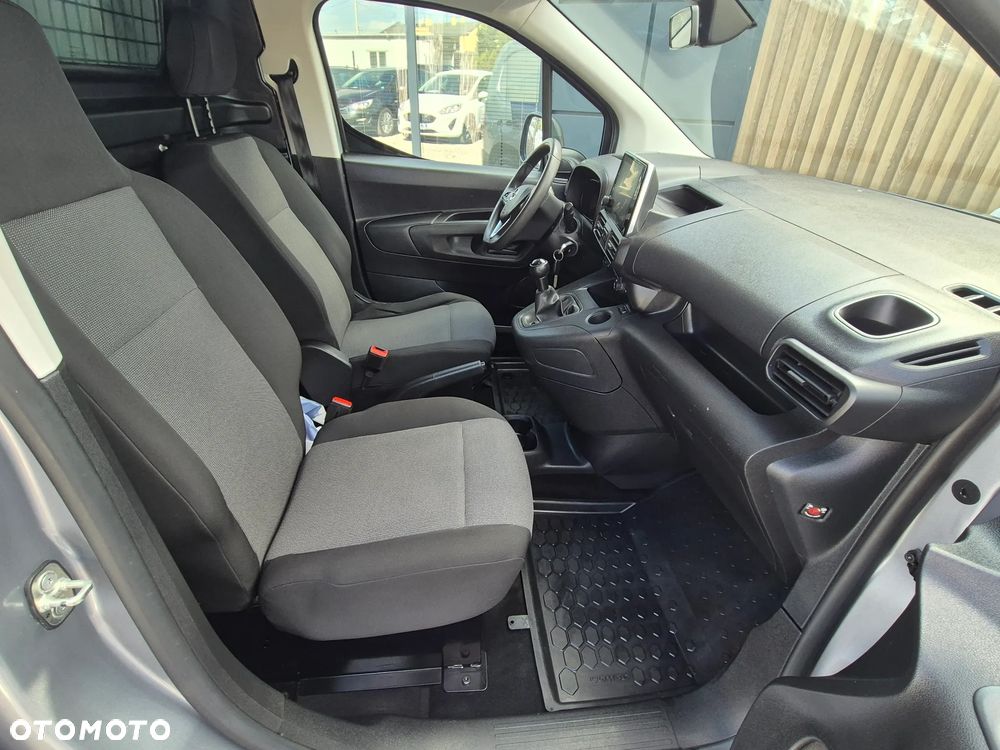 Opel COMBO - 29