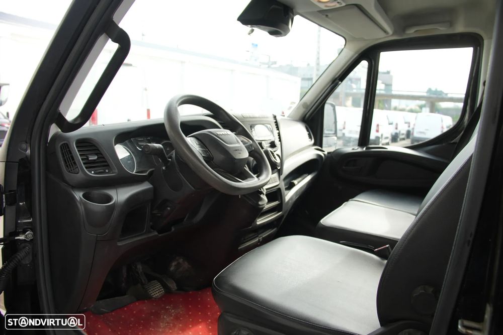 Iveco Daily Automática 7Lugares 2.3td HI-Matic 160cv 35-160 - 6