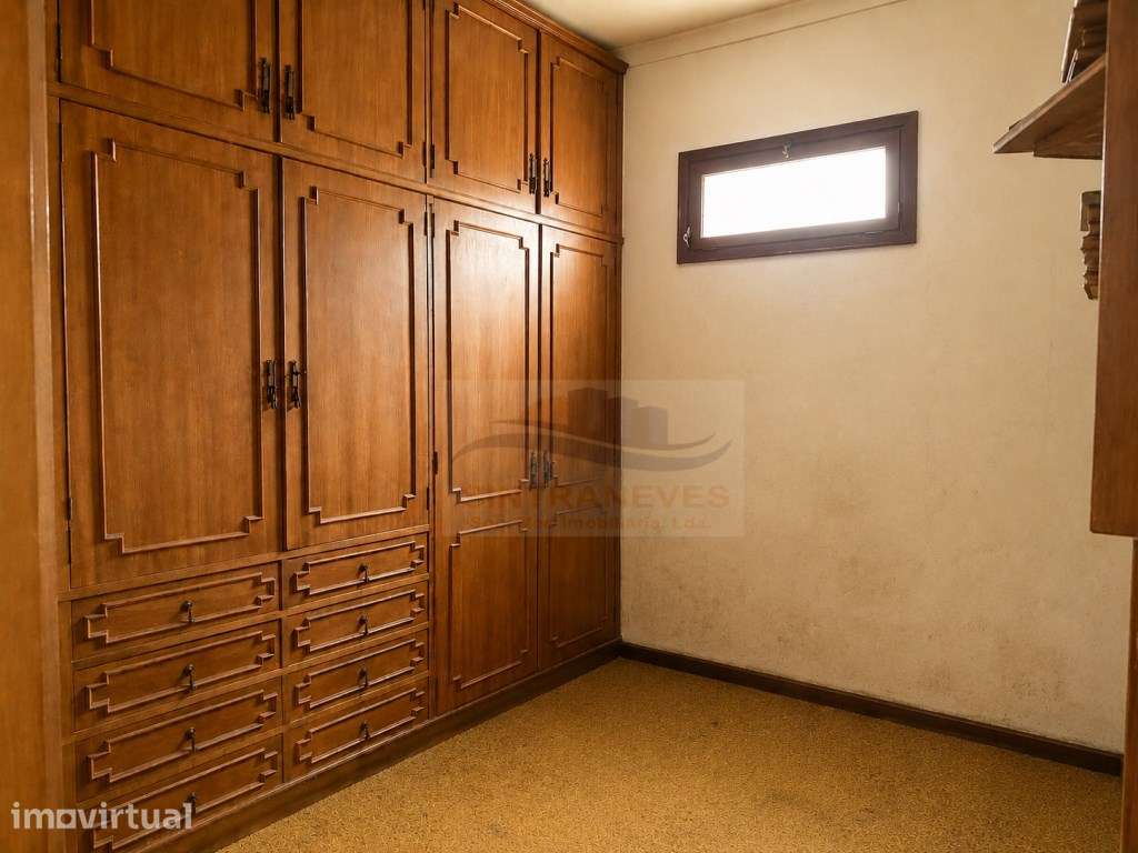 Moradia em Campolide | Projeto de Remodelação com Potencial para T2... - Grande imagem: 3/7