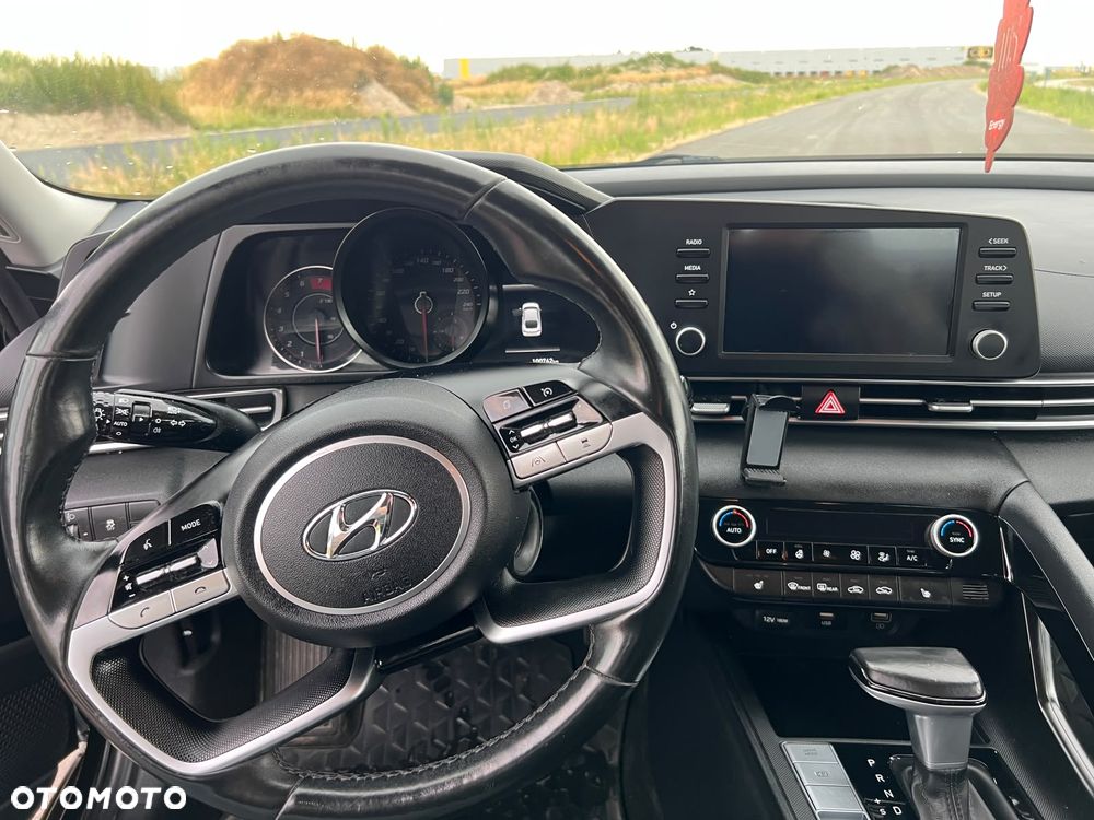 Hyundai Elantra 1.6 Smart CVT - 4