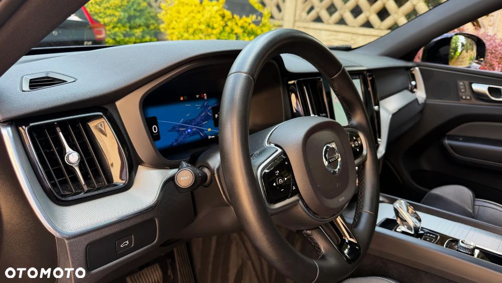 Volvo XC 60 B4 D AWD Ultimate Bright - 21