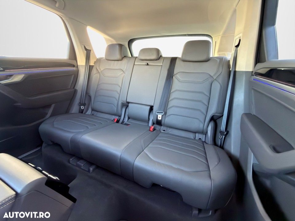 Volkswagen Touareg - 21