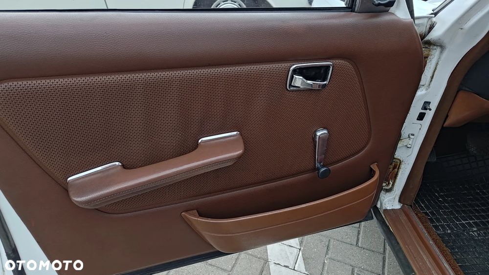 Mercedes-Benz W123 - 6