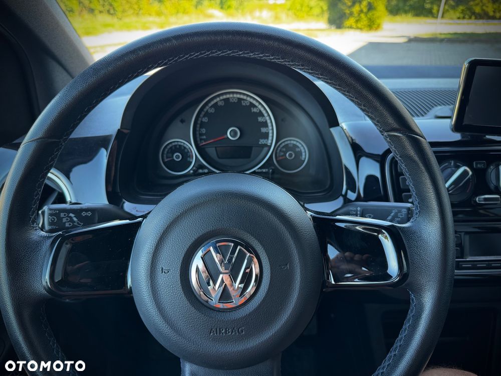 Volkswagen up! club - 16