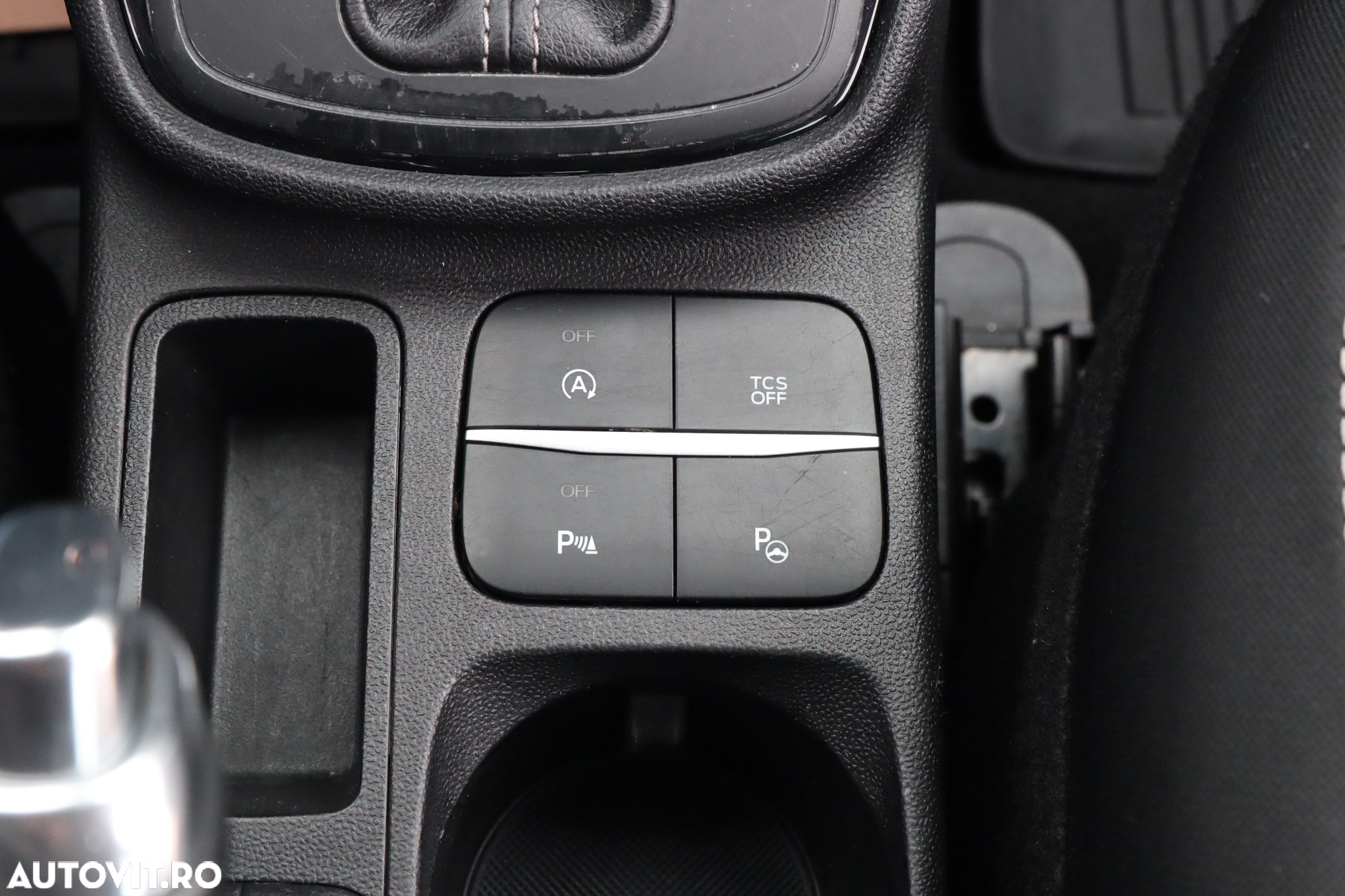 Ford Fiesta 1.0 EcoBoost Powershift Trend - 27
