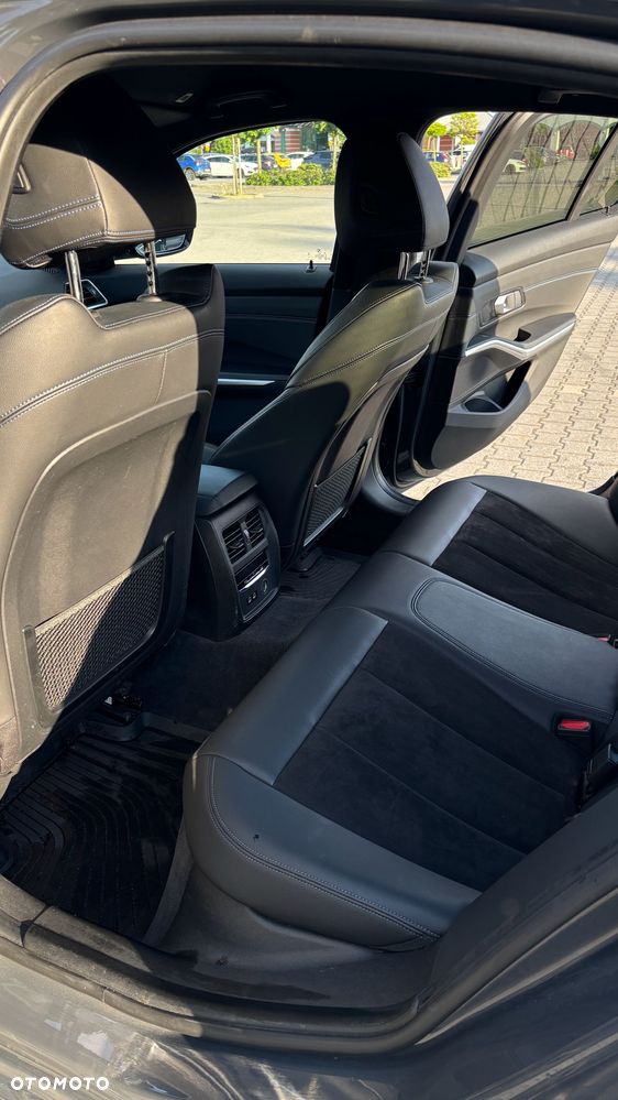 BMW Seria 3 330i xDrive M Sport sport - 12