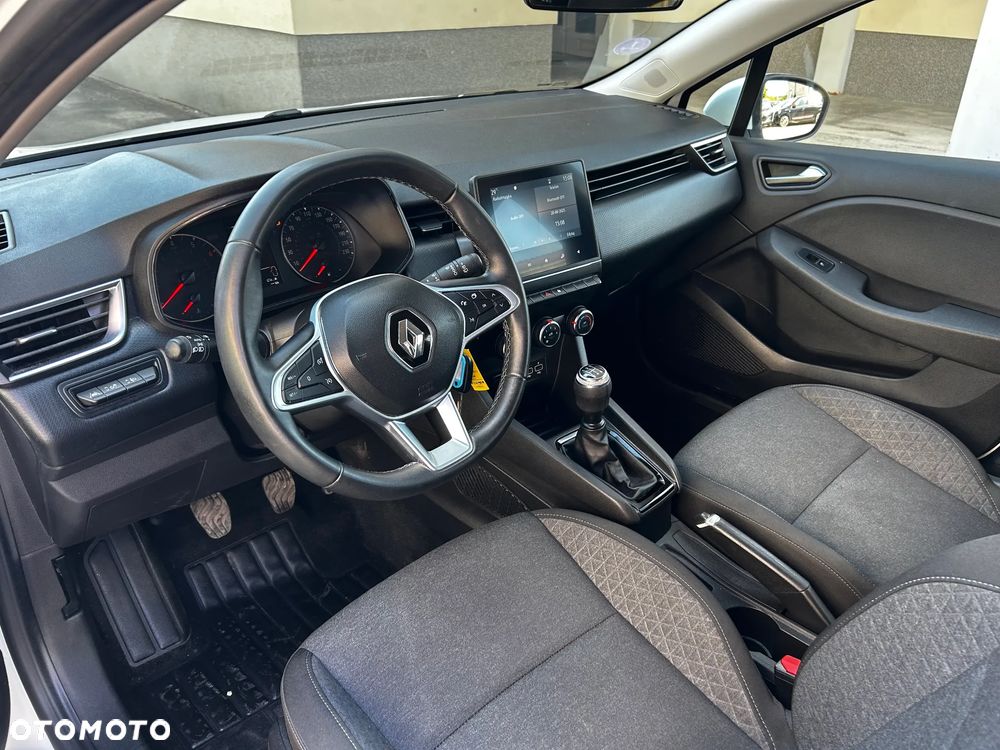 Renault Clio - 18
