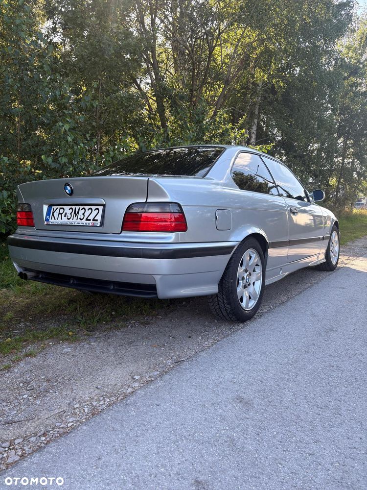 BMW M3 Standard - 4