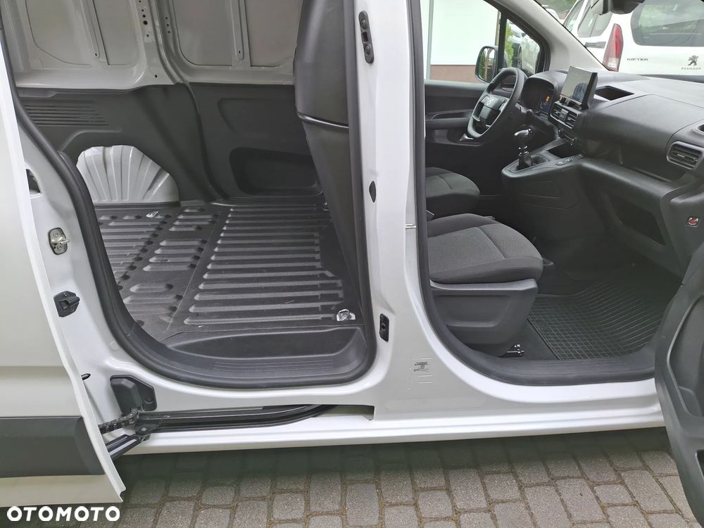 Opel Combo 2025 r 1.2 Pure Tech 110 KM Salon PL - 22