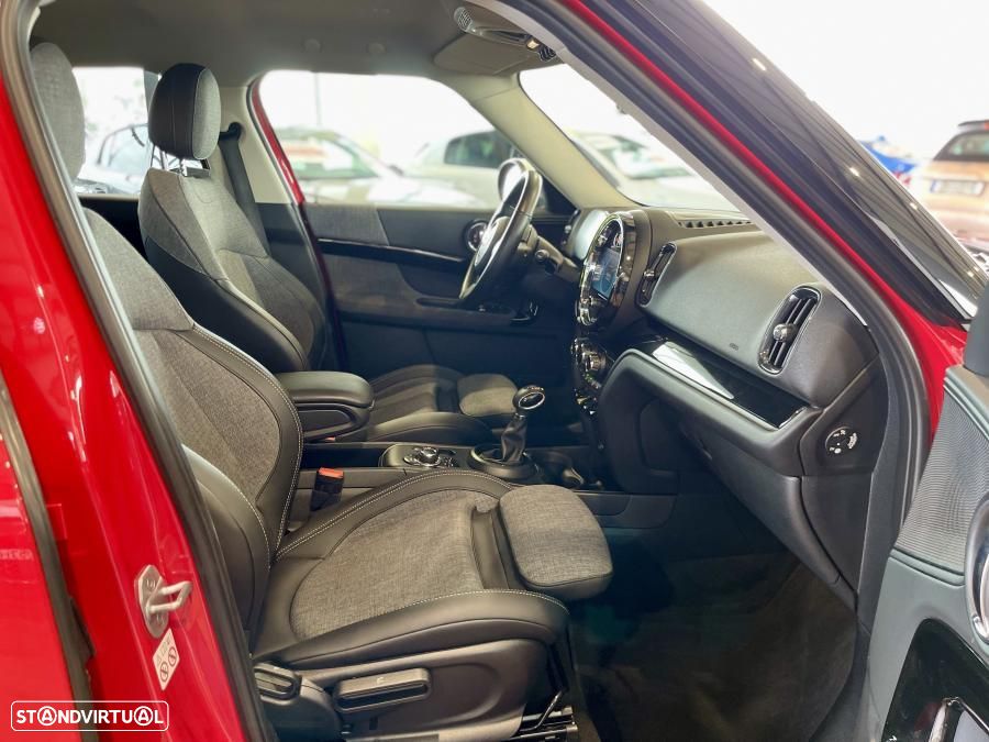 MINI Countryman Cooper SE ALL4 Auto - 32