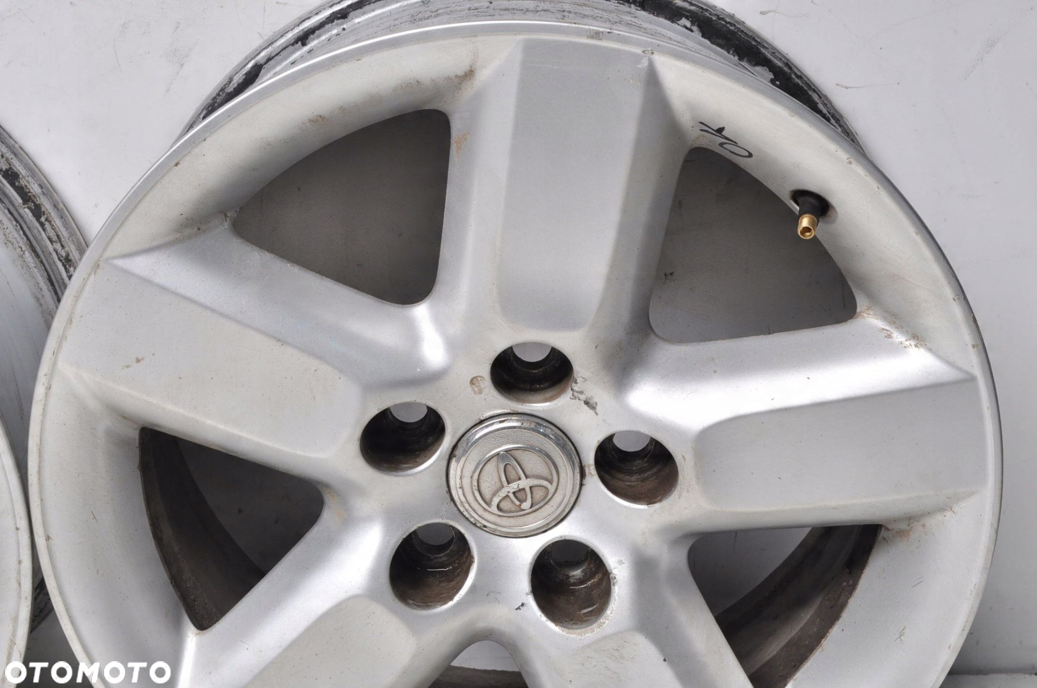 TOYOTA RAV 4 II FELGI ALUMINIOWE R16" 7J 5X114.3 ET35 - 15