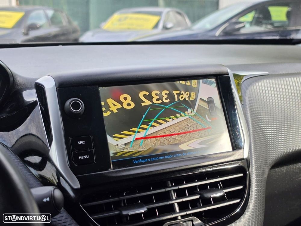 Peugeot 2008 1.2 PureTech Allure EAT6 - 18