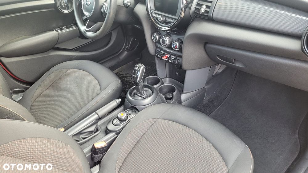 MINI Cooper Standard - 12