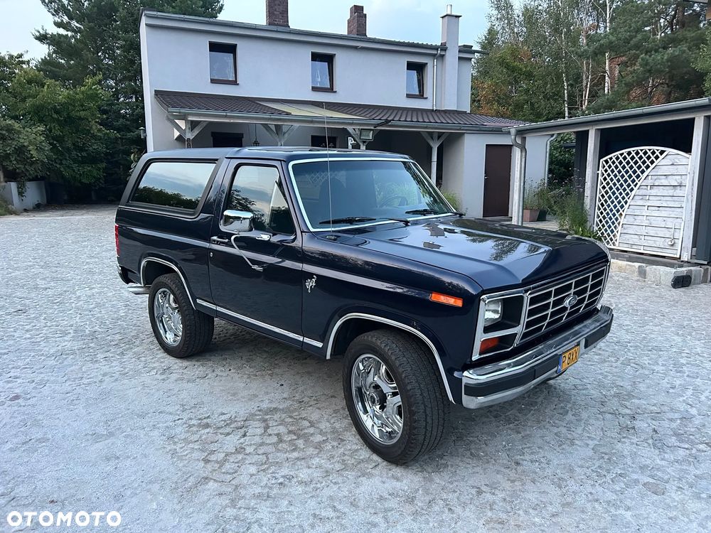 Ford Bronco - 11