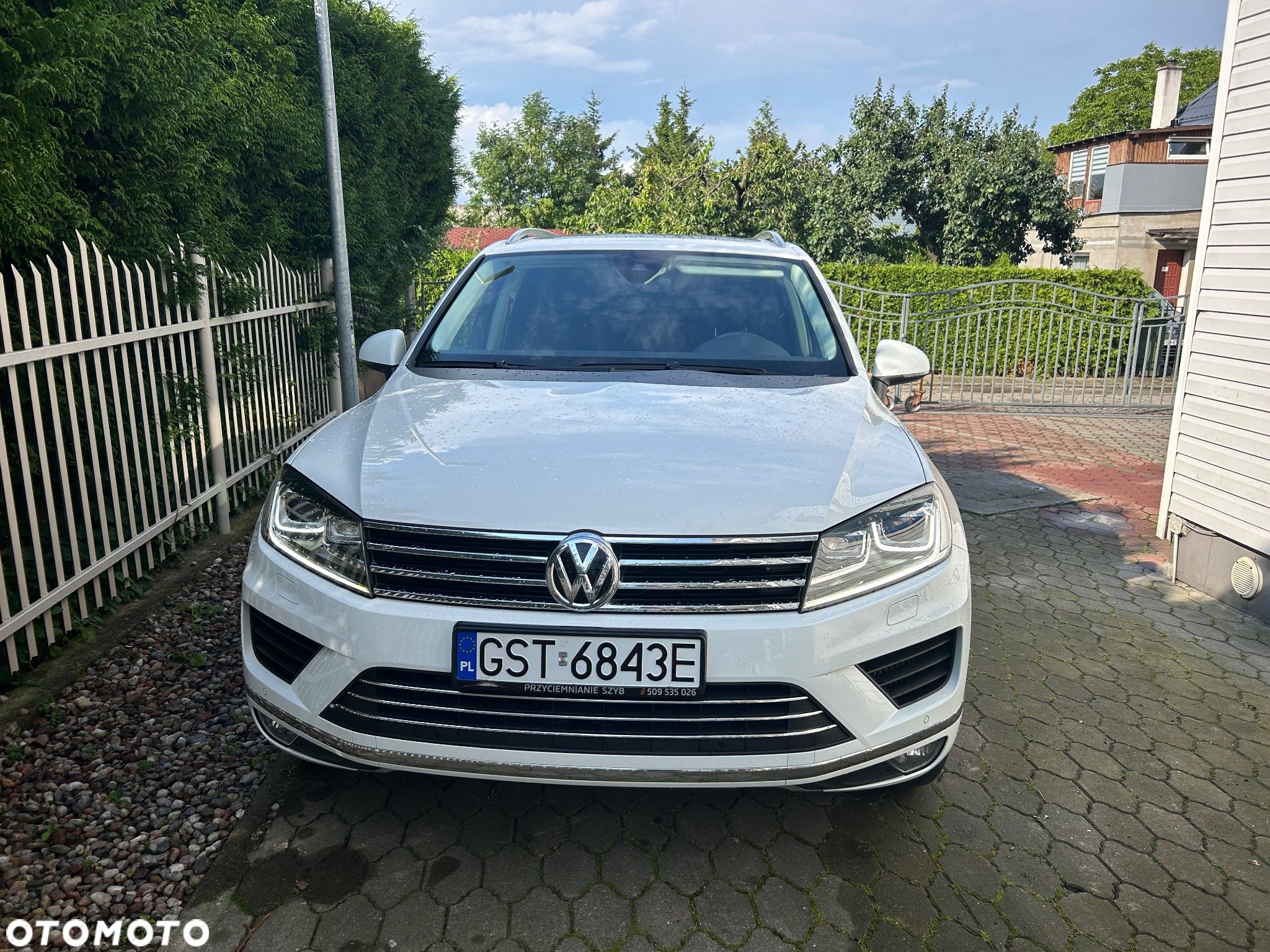 Volkswagen Touareg - 1