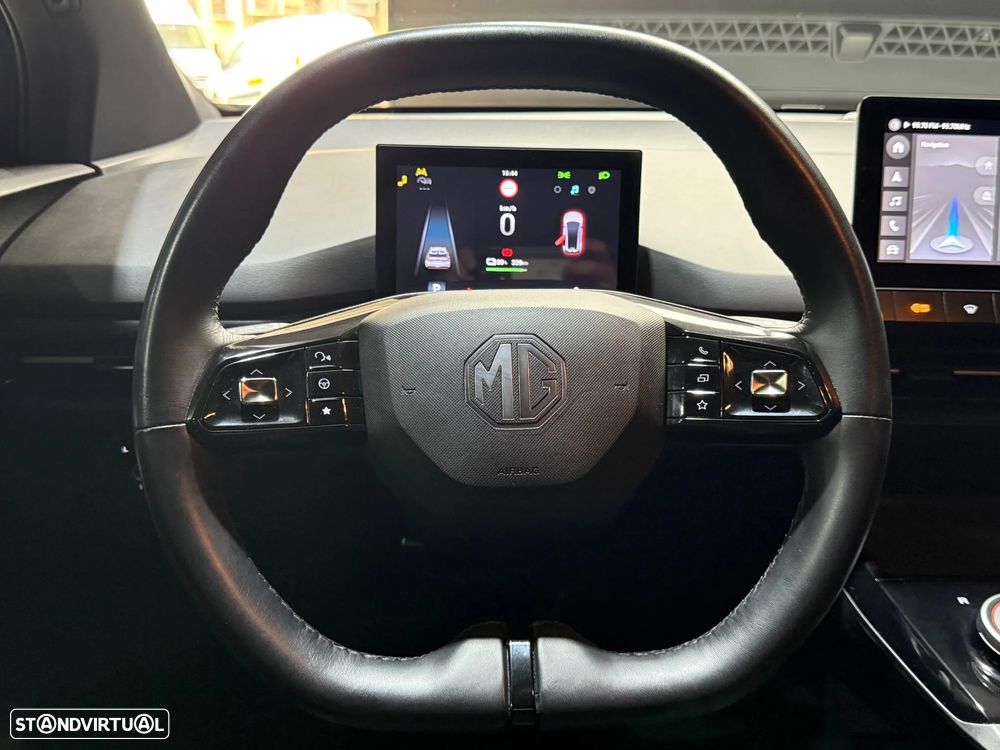 MG MG4 64 kWh Luxury - 30