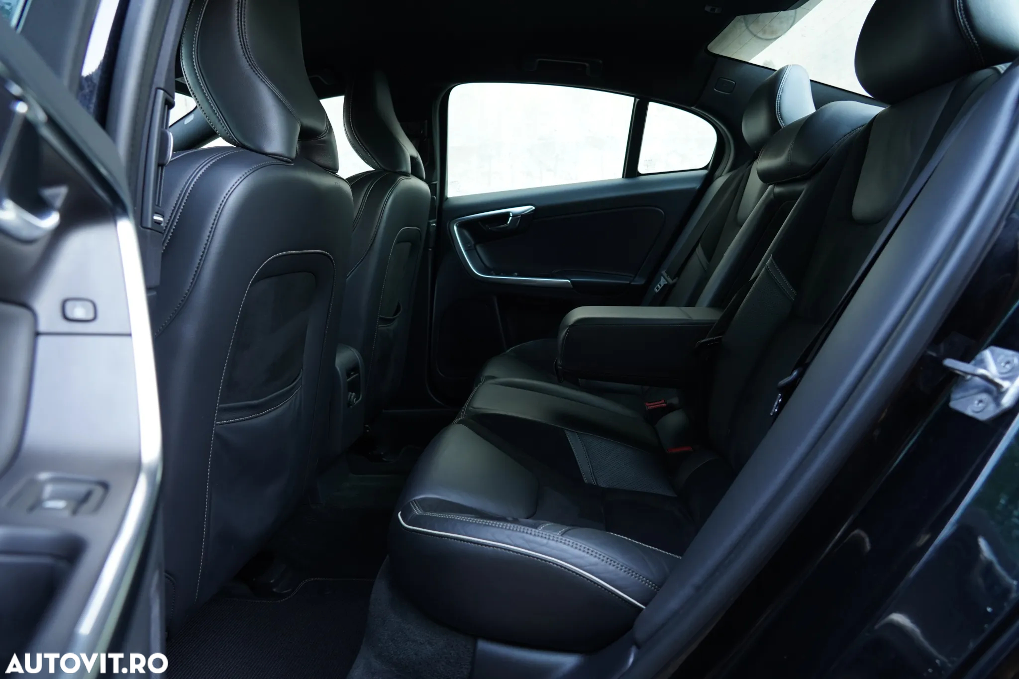 Volvo S60 D4 Geartronic RDesign - 10