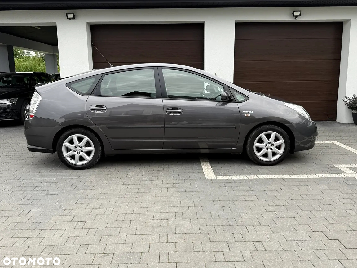 Toyota Prius (Hybrid) Sol - 9