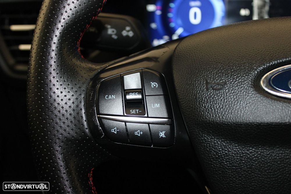 Ford Focus 1.0 EcoBoost MHEV ST-Line - 11