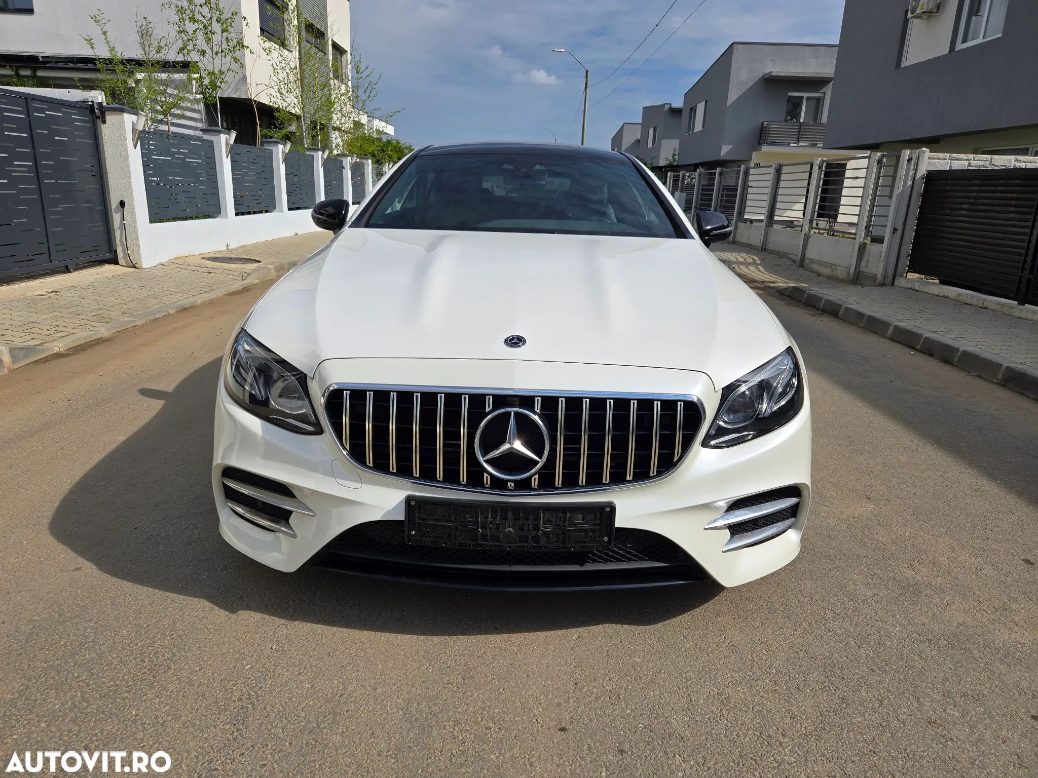 Mercedes-Benz E 350 Coupe 9G-TRONIC AMG Line - 1