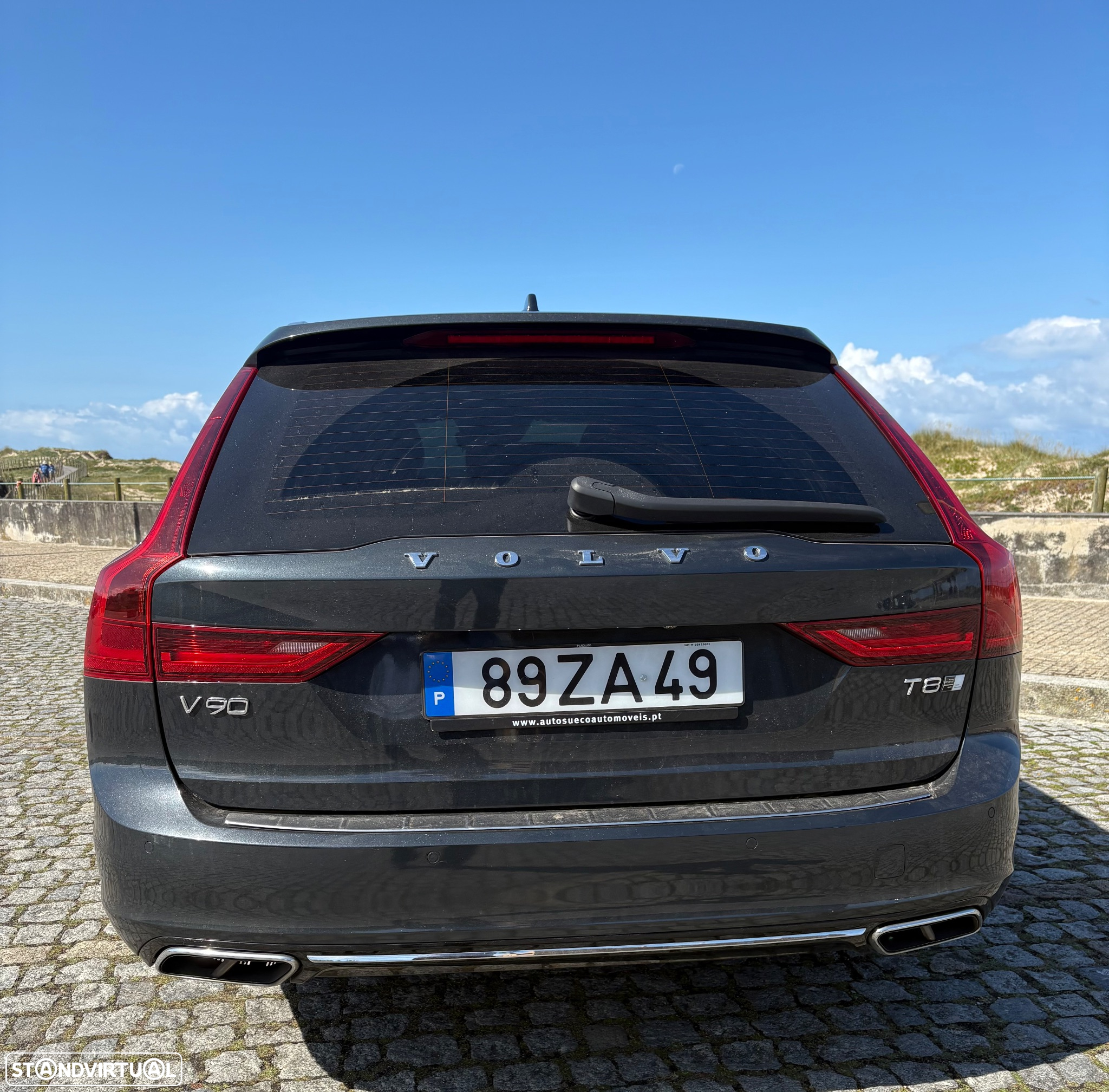 Volvo V90 2.0 T8 Momentum Plus AWD Geartronic - 8