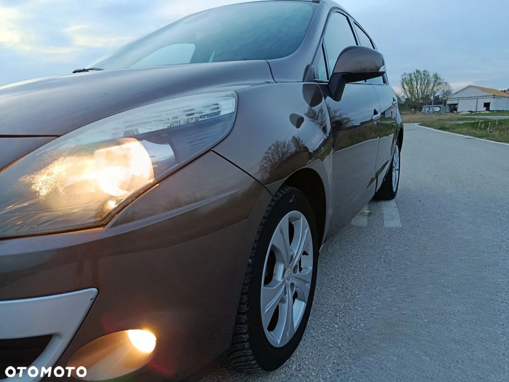 Renault Scenic 1.6 16V 110 Dynamique - 13