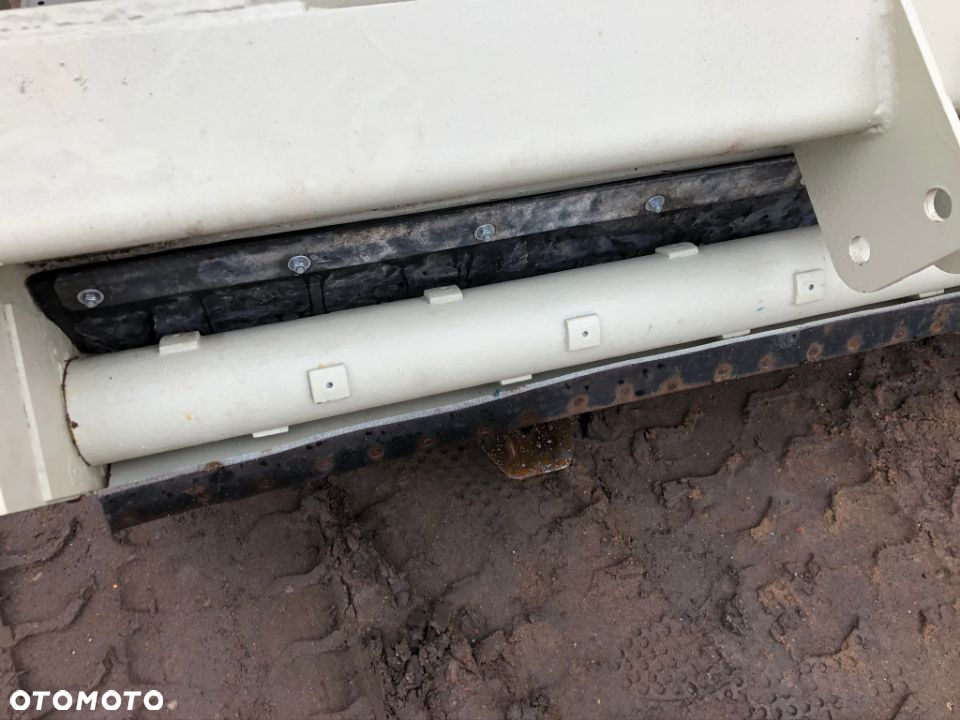 Samozaładowcza piaskarka Fjaras posypywarka solarka akcja zima 1200 l - 8