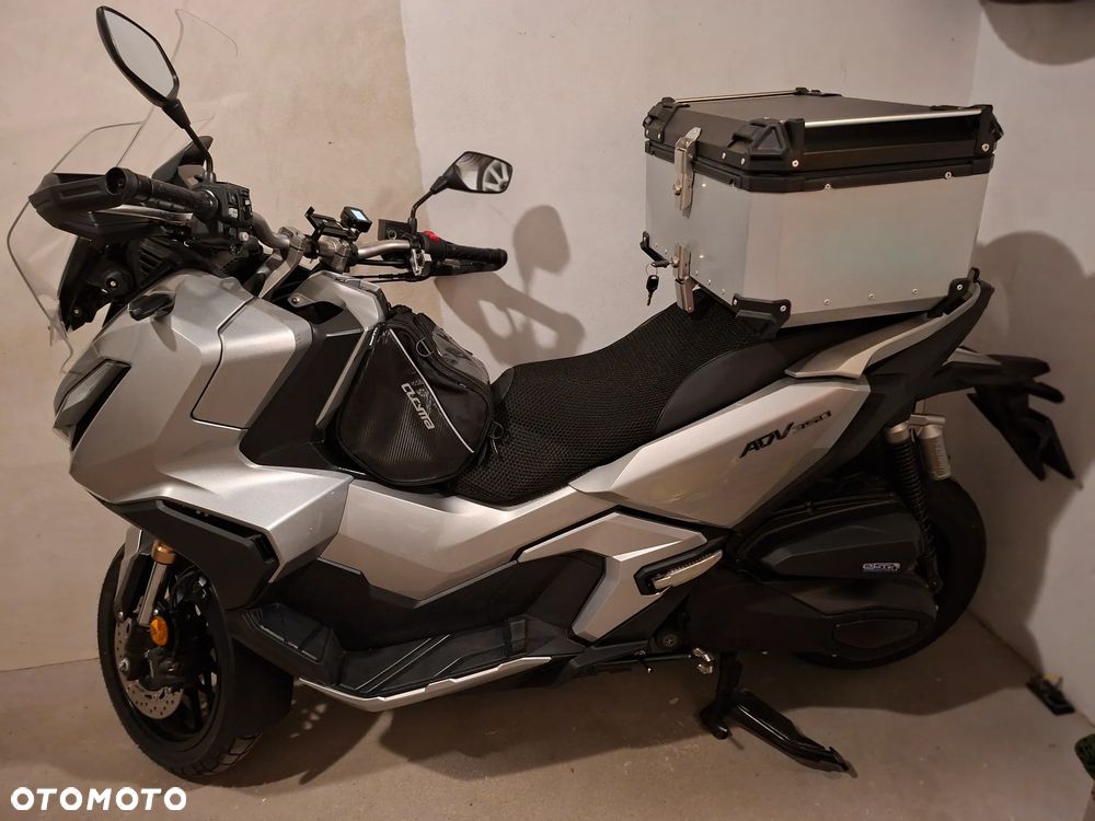 Honda ADV350 - 23