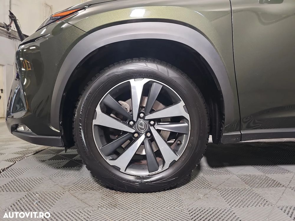 Lexus Seria NX 300h - 14