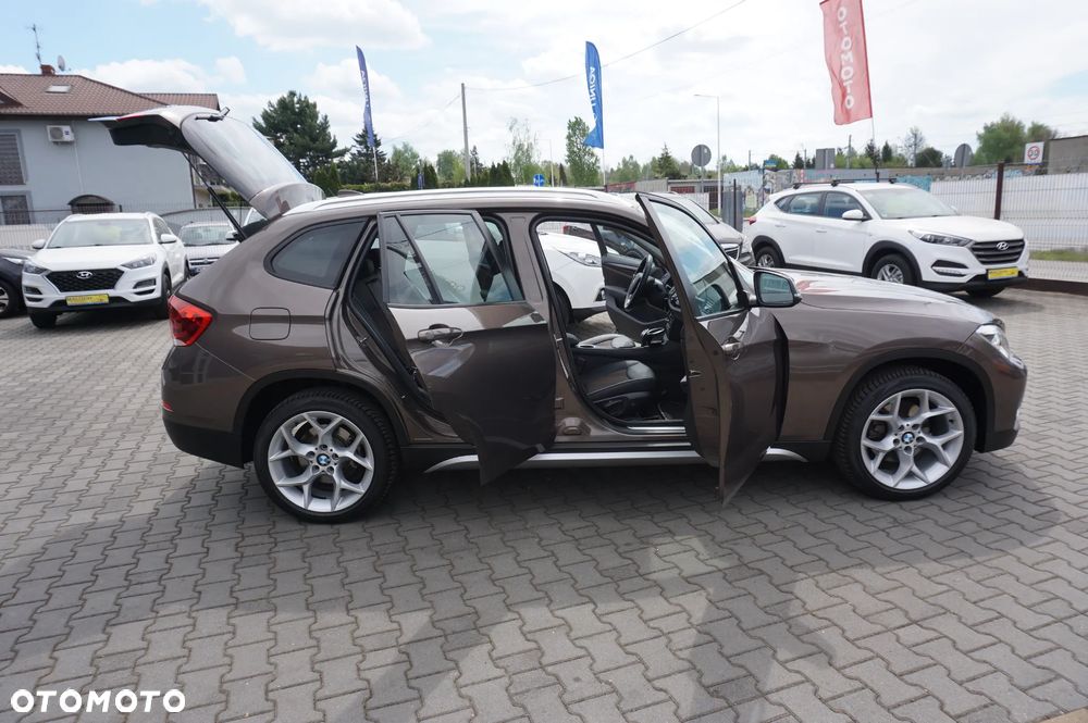BMW X1 xDrive18d Sport Line - 17