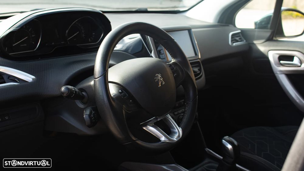 Peugeot 2008 1.2 PureTech Style - 15