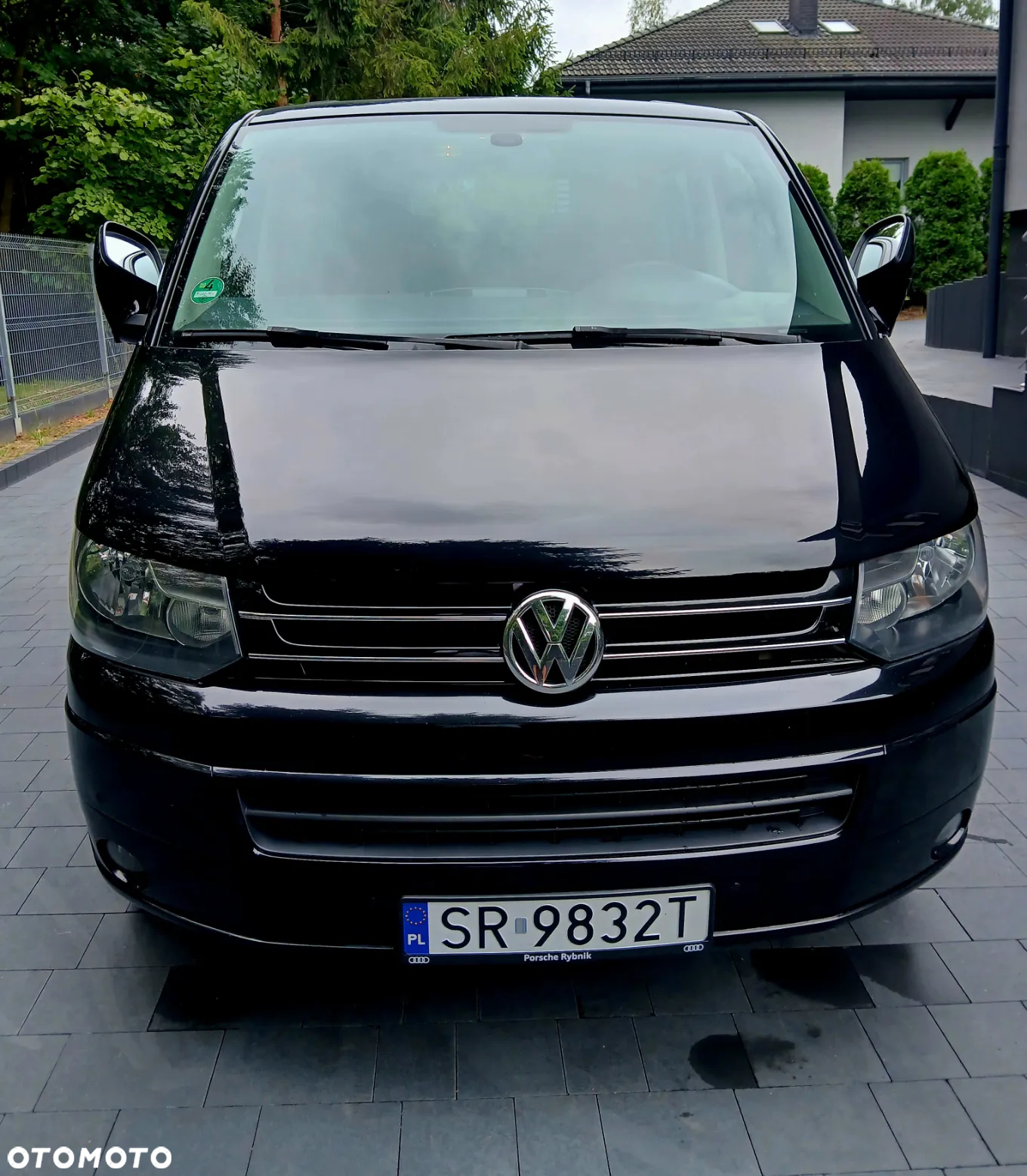 Volkswagen Multivan - 2