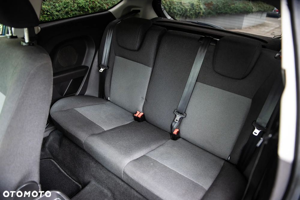 Ford Fiesta 1.25 Trend Edition - 21