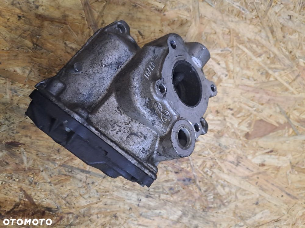 ZAWÓR EGR MERCEDES A6511400160 Q03 - 1