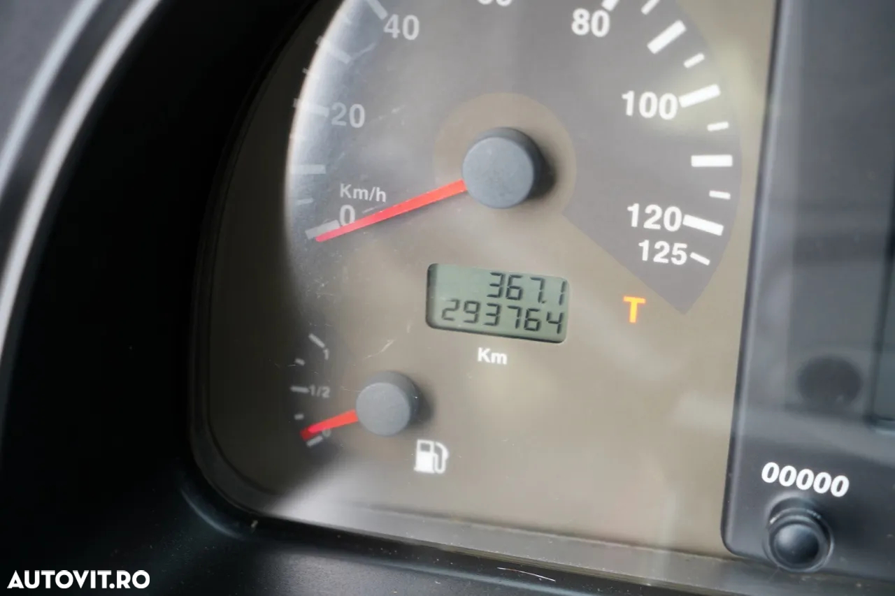 Iveco MAGELYS / EURO 6 / SUPER STARE / TURIST / MANUALĂ / KILOMETRAJ 293.000 km / IMPORTAT DIN FRANȚA / CONTRACT POST-SERVICE / - 39