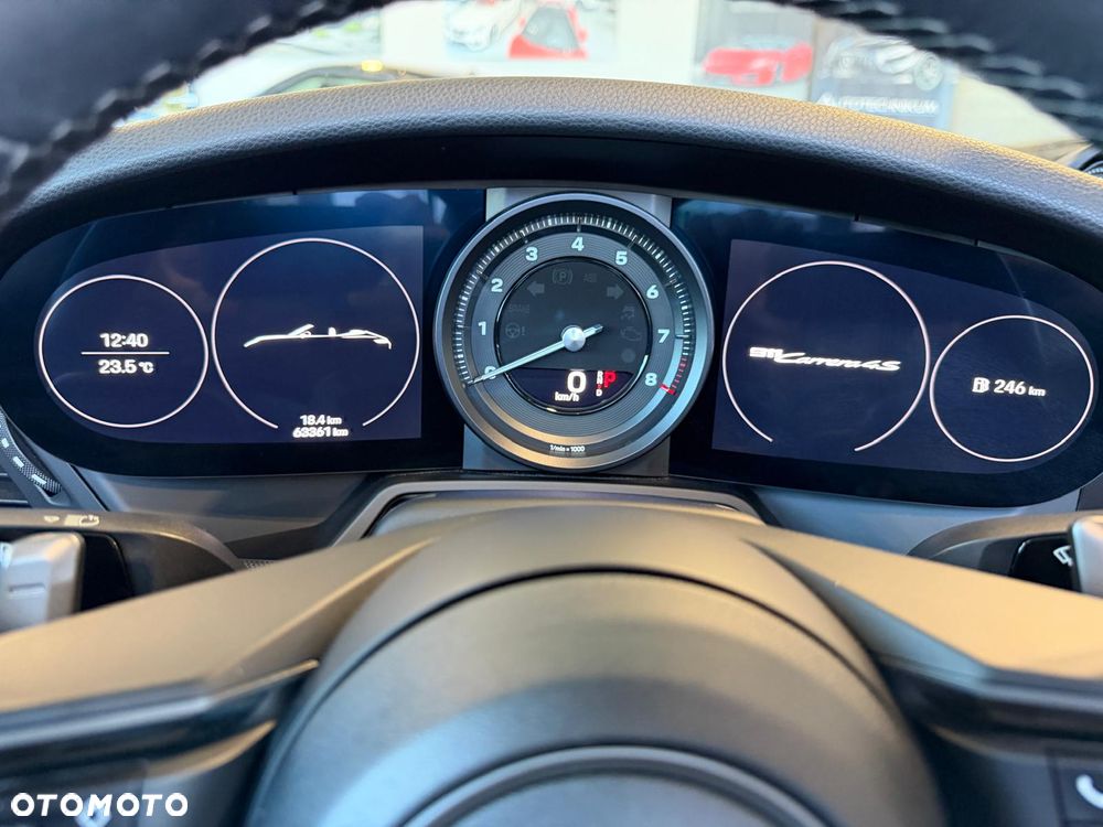 Porsche 911 Carrera 4S - 17