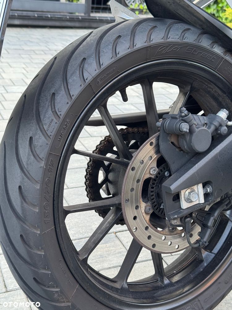 Yamaha MT - 7